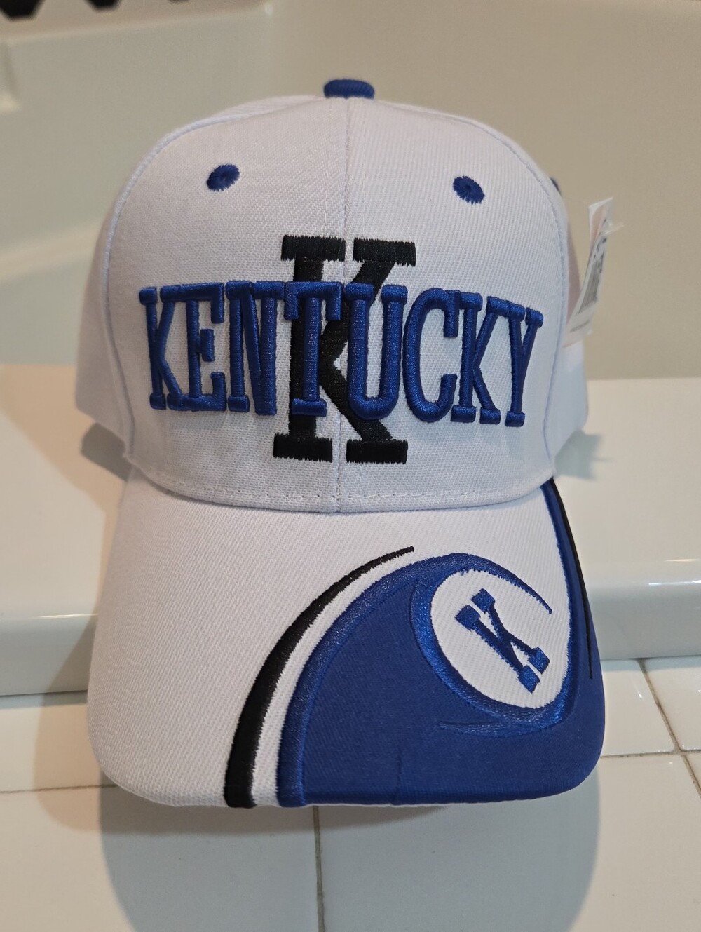 University Kentucky Men's K Wave Pattern Adjustable Baseball Cap White Hook Loop